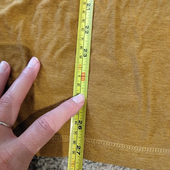 Vuori Mens Strato Tech Shirt in Mustard Yellow Performance Tee Activewear Top - Picture 6 of 6